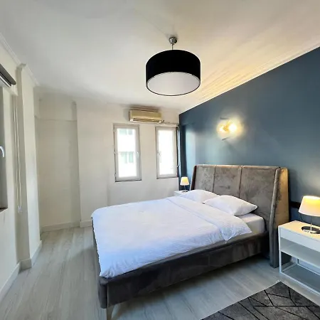 Apartment Wonder Homes - 2 Bedroom Designer Flat, Terrace, Cihangir *