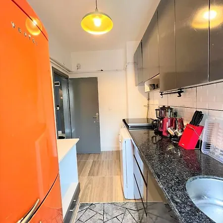 Wonder Homes - 2 Bedroom Designer Flat, Terrace, Cihangir * Istanbul