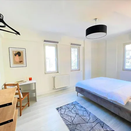 Wonder Homes - 2 Bedroom Designer Flat, Terrace, Cihangir Apartment