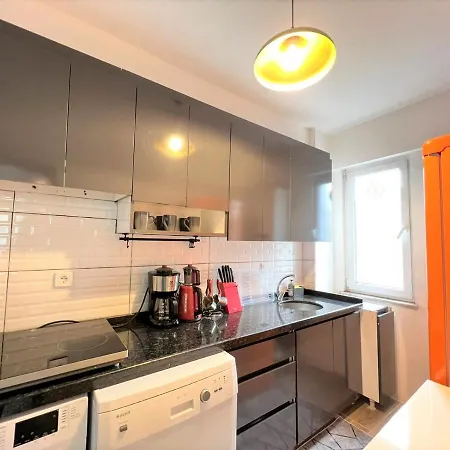 Wonder Homes - 2 Bedroom Designer Flat, Terrace, Cihangir Apartment